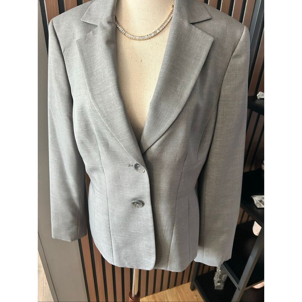 Evan Picone gray blazer size 10 stylish work attire office wear